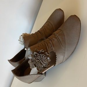 Rieker Antistress 1.5” heeled suede like leather shoes